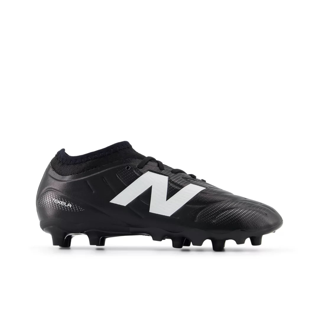 Tekela Team Low Laced Jnr FG V5 - New Balance Sports