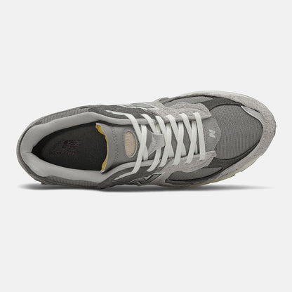 New Balance 2002R