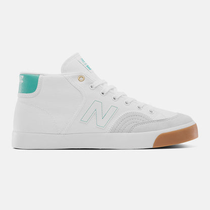 New Balance NM213