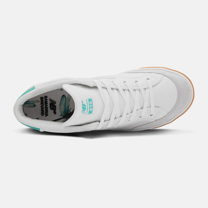 New Balance NM213