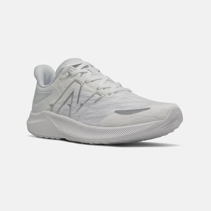 New Balance FuelCell Propel v3